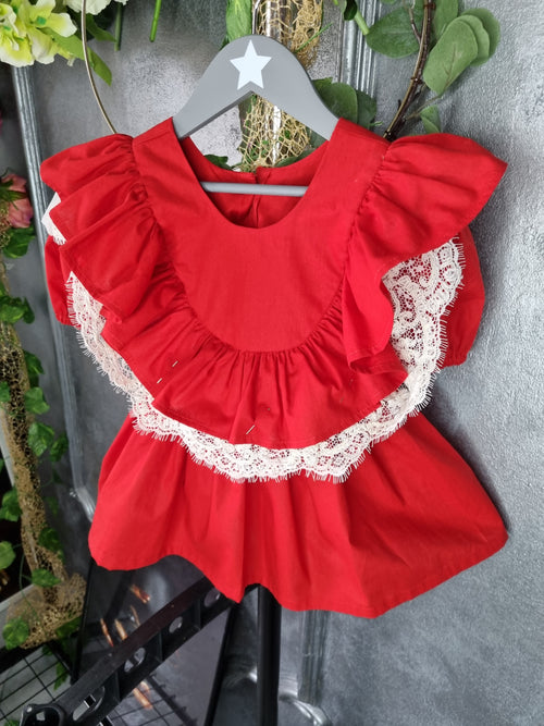 Rochie bebeluși fetițe elegantă si versatilă de zi cu zi  bumbac organic diverse culori realizată la comandă personalizată pe mărimile fiecărei prințese mici din materiale naturale certificate oeko-tex cu dantela aplicata la guler placută bust