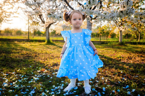 rochii matchy matchy mamă fiică din bumbac 100% organic certificat oeko tex fete femei bebeluși și fetițe bleu cu buline albe și volane