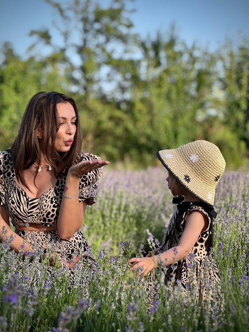 set rochii mamă fiică din bumbac diverse printuri impreimu leopard lămâi floral uni cu volan cloș funde la umeri fetițe mâneci bufante mămici fusta a cu volan sau cloș top cu decolteu adânc